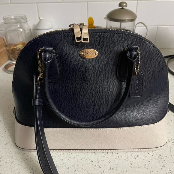 Coach shoulder bag - Picture 2 of 7